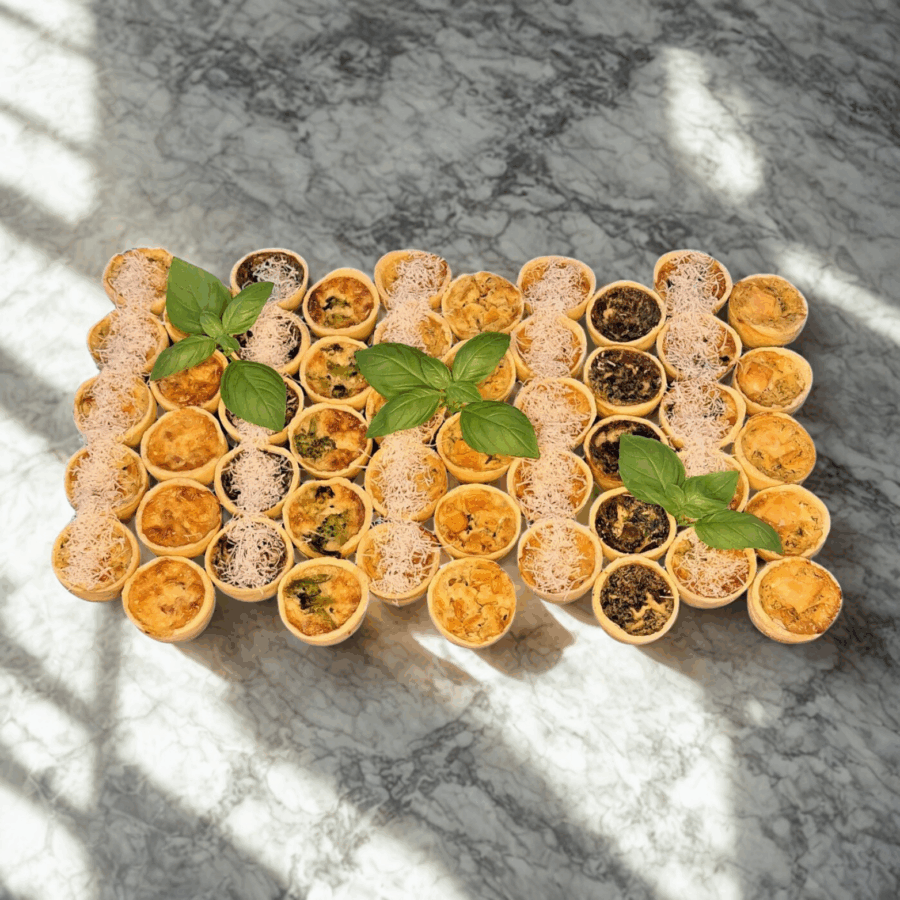 Mini Quiche kreativ <br> [50 Stück / Platte] <br> [1 Stück = 2,96€]